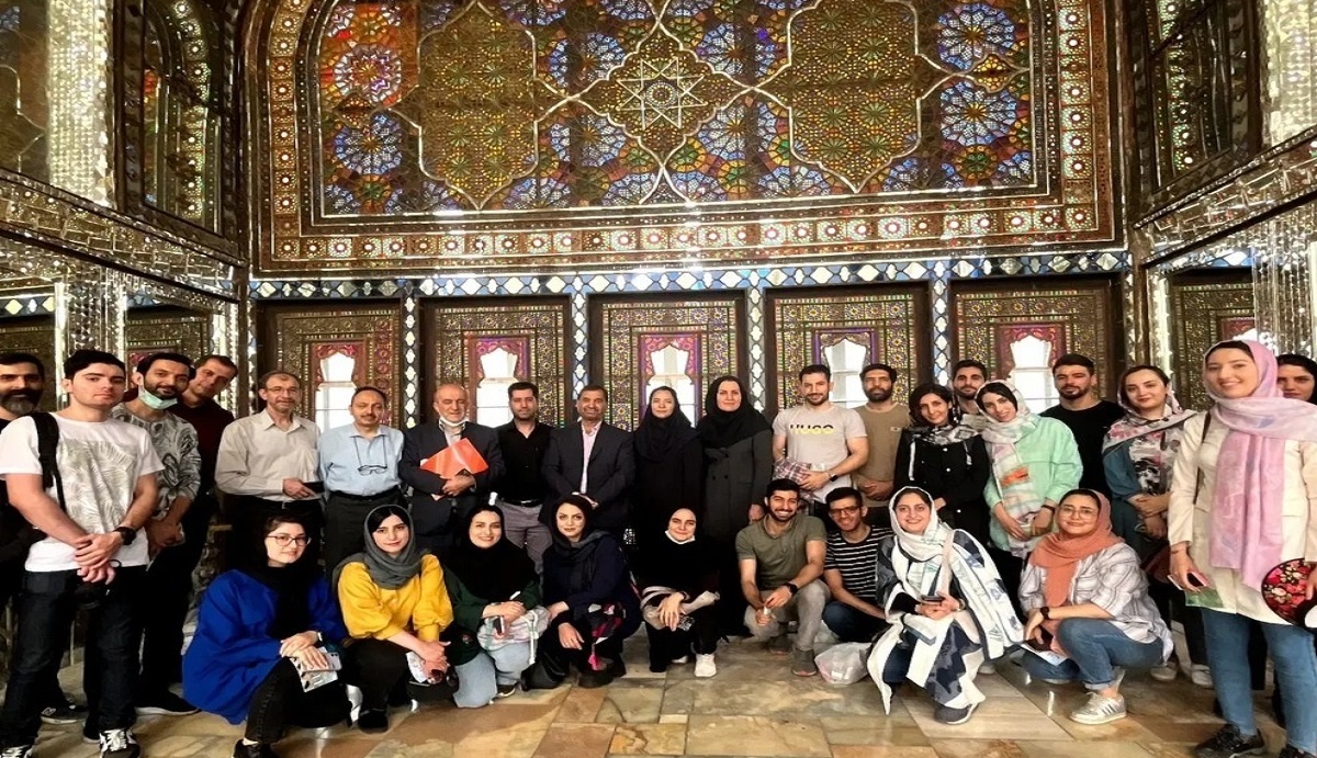 برگزاری اردوی فرهنگی _ هنری بازدید از مجموعه کاخ گلستان تهران 