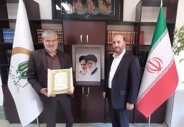 تمدید حکم مسئولیت فرمانده حوزه بسیج کارکنان دانشگاه 