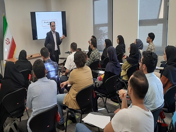 برگزاری دوره «اصول خلاقیت، تکنیک‌های خلاقیت و قالب ذهنی» 