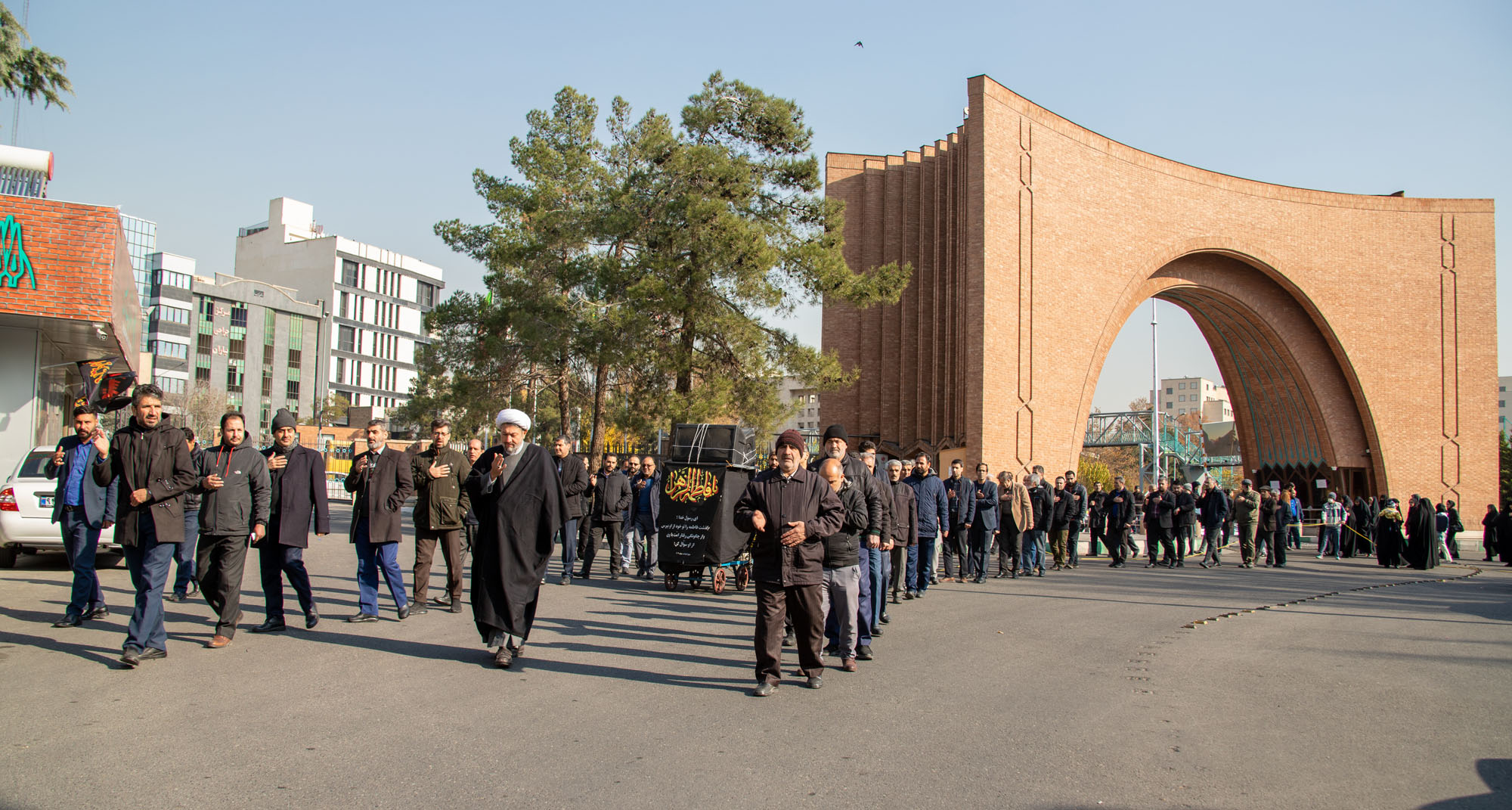 برپایی دسته عزاداری شهادت حضرت فاطمه زهرا (س)